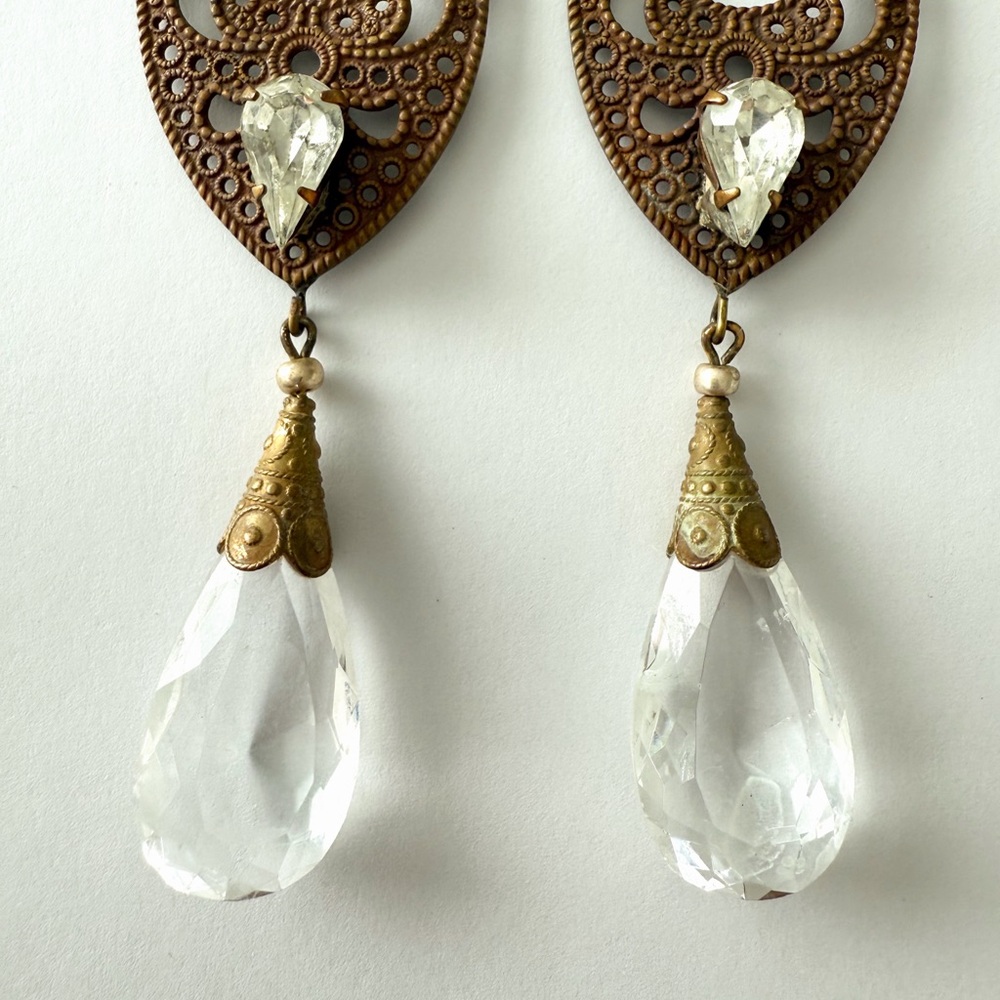 Large Vintage Czech Clear Glass Teardrop & Brass Filigree Dangle Drop Earrings - Picture 3 of 7
